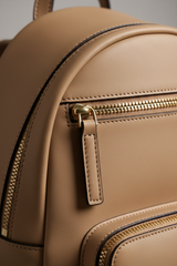 Metropolitan Fashion Backpack in Desert Sand Glow Premium Smooth Leather – Leather & Zipper Detail