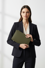 Executive iPad Pochette in Forest Timber Olive Heritage Grain Leather – Professional Model