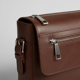 Modern Laptop Messenger Bag in Cocoa Walnut Brown – Leather & Hardware Detail