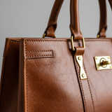 Vintage Cedar Brown – Leather/Hardware Close-up